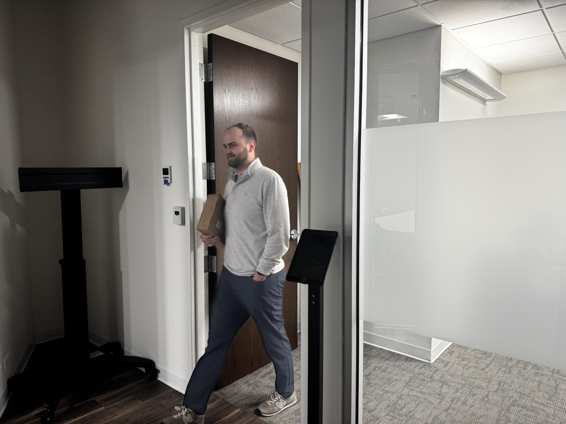 Multifamily Residential mailroom management application